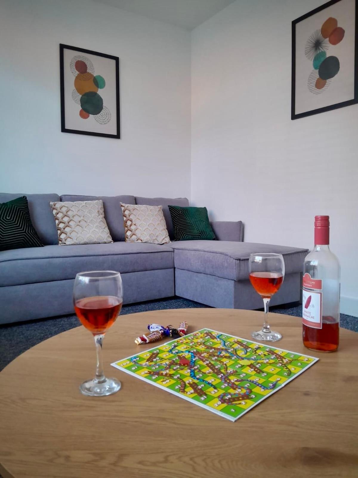 3-Bed Home From Home, Sleeps 6, Great For Contractors, Close To Gulliver'S Valley Theme Park, Free Parking, Hot Tub, Couple Retreat Sheffield Exterior foto