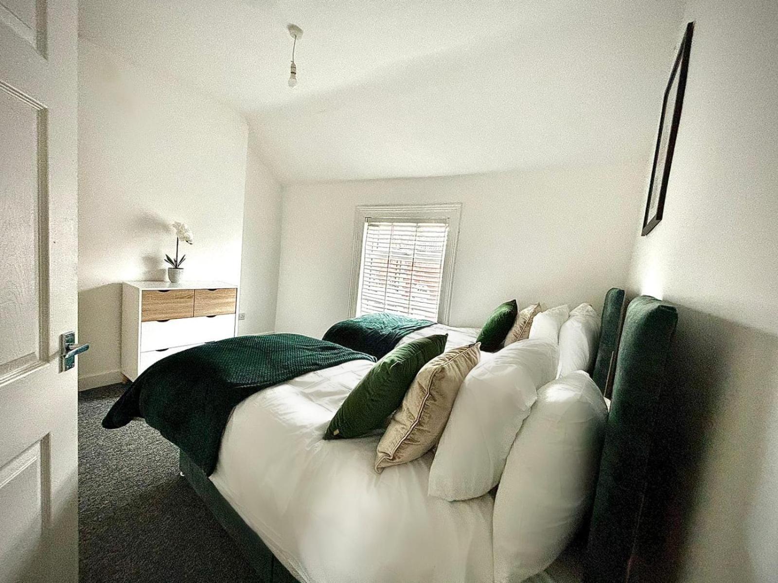 3-Bed Home From Home, Sleeps 6, Great For Contractors, Close To Gulliver'S Valley Theme Park, Free Parking, Hot Tub, Couple Retreat Sheffield Exterior foto